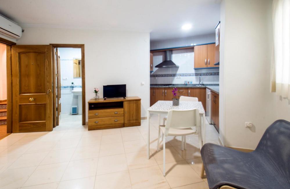 Apartamentos Amat - Only Adult - Playa El Bajondillo Торремолінос Екстер'єр фото