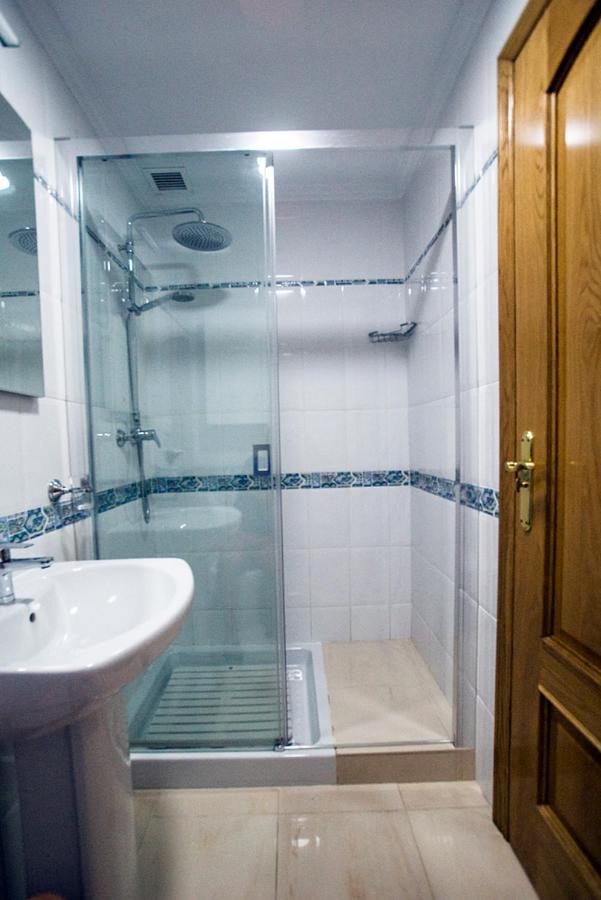 Apartamentos Amat - Only Adult - Playa El Bajondillo Торремолінос Екстер'єр фото