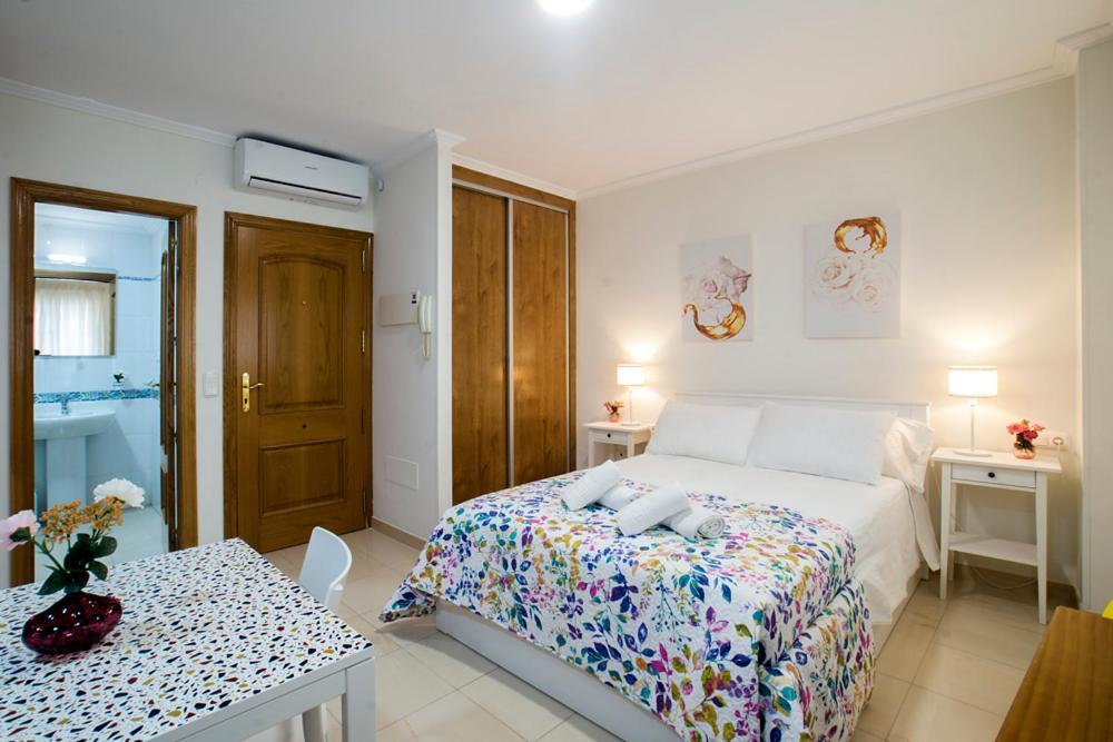 Apartamentos Amat - Only Adult - Playa El Bajondillo Торремолінос Екстер'єр фото
