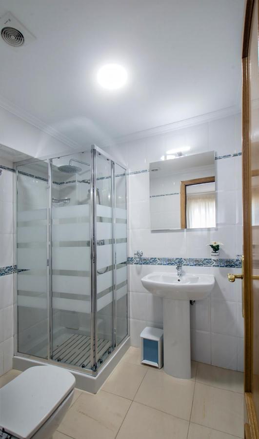Apartamentos Amat - Only Adult - Playa El Bajondillo Торремолінос Екстер'єр фото