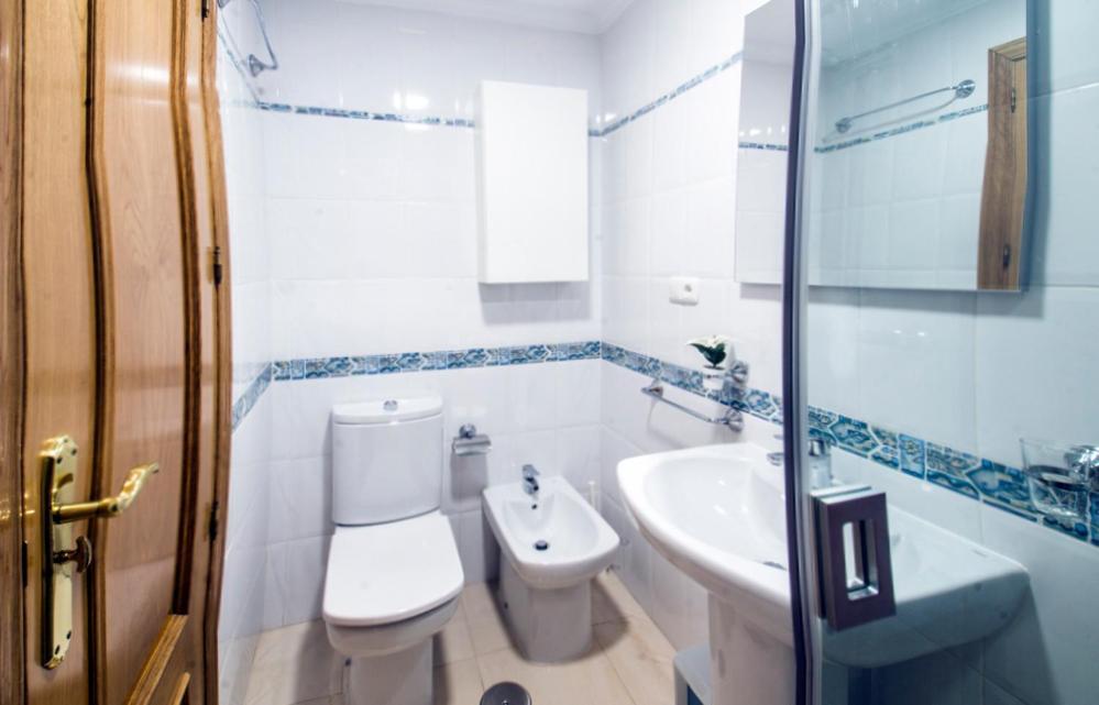 Apartamentos Amat - Only Adult - Playa El Bajondillo Торремолінос Екстер'єр фото