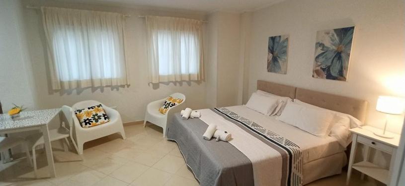 Apartamentos Amat - Only Adult - Playa El Bajondillo Торремолінос Екстер'єр фото